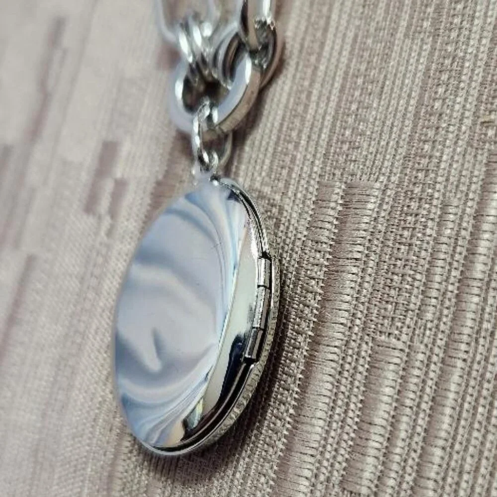 On 34th Pave Star Oval Locket Pendant Necklace Silver-toned - Picture 5 of 6